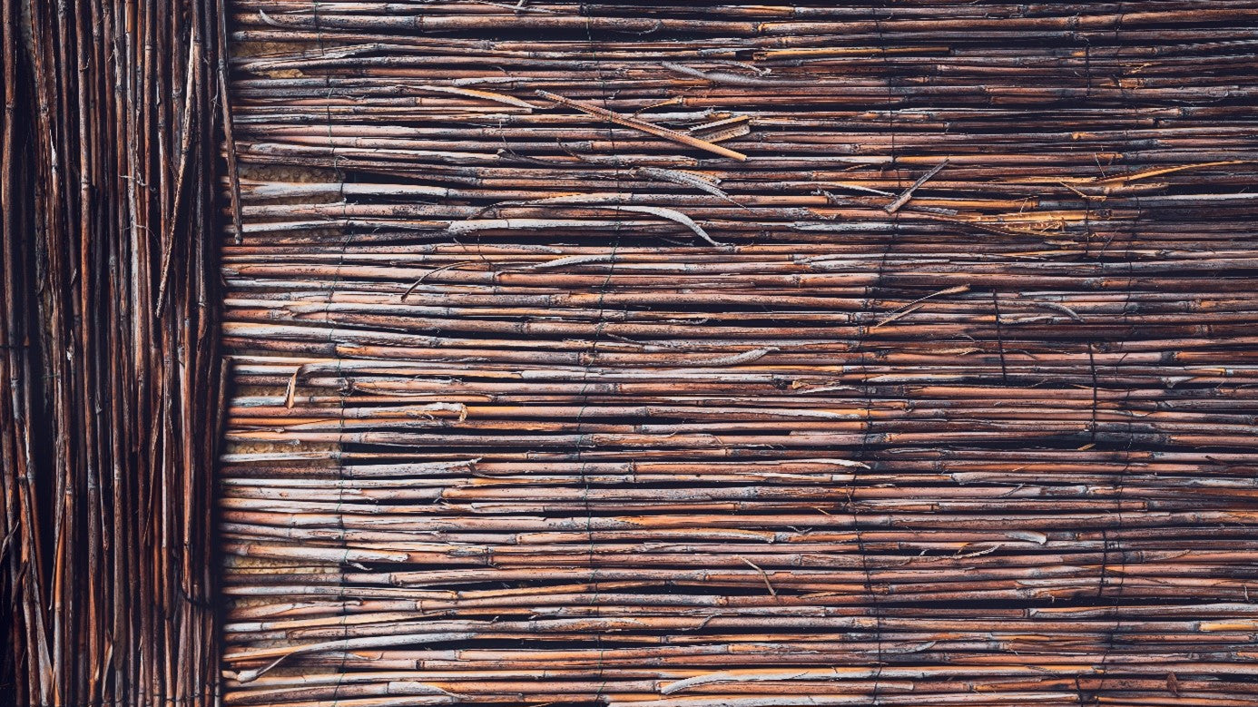 Wilgenmatten bevestigen: Zo creëer je eenvoudig een natuurlijke tuinafscheiding!