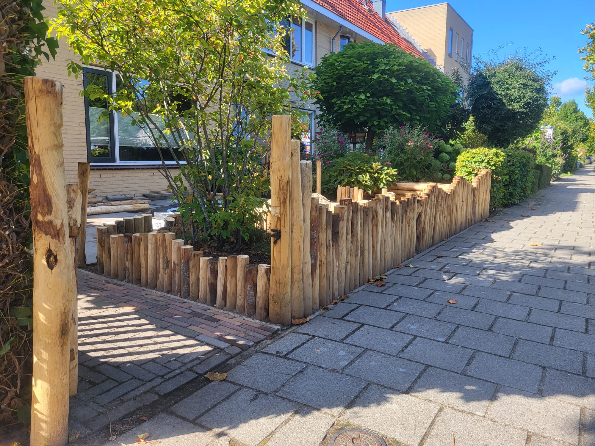 Waarom kastanje palen voor de tuin kopen?