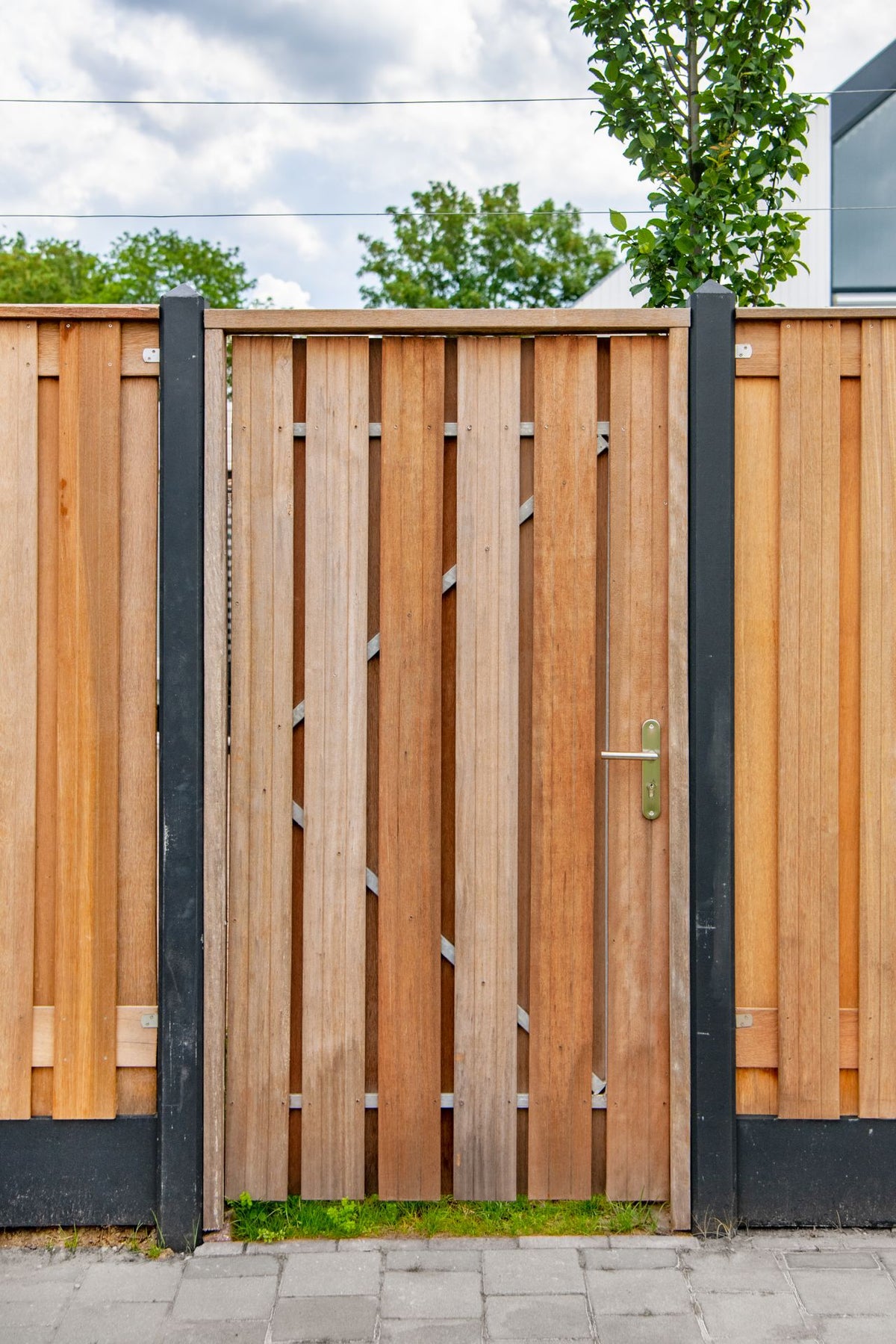 Hardhouten Tuindeur Geschaafd | Stalen frame | Verschillende maten
