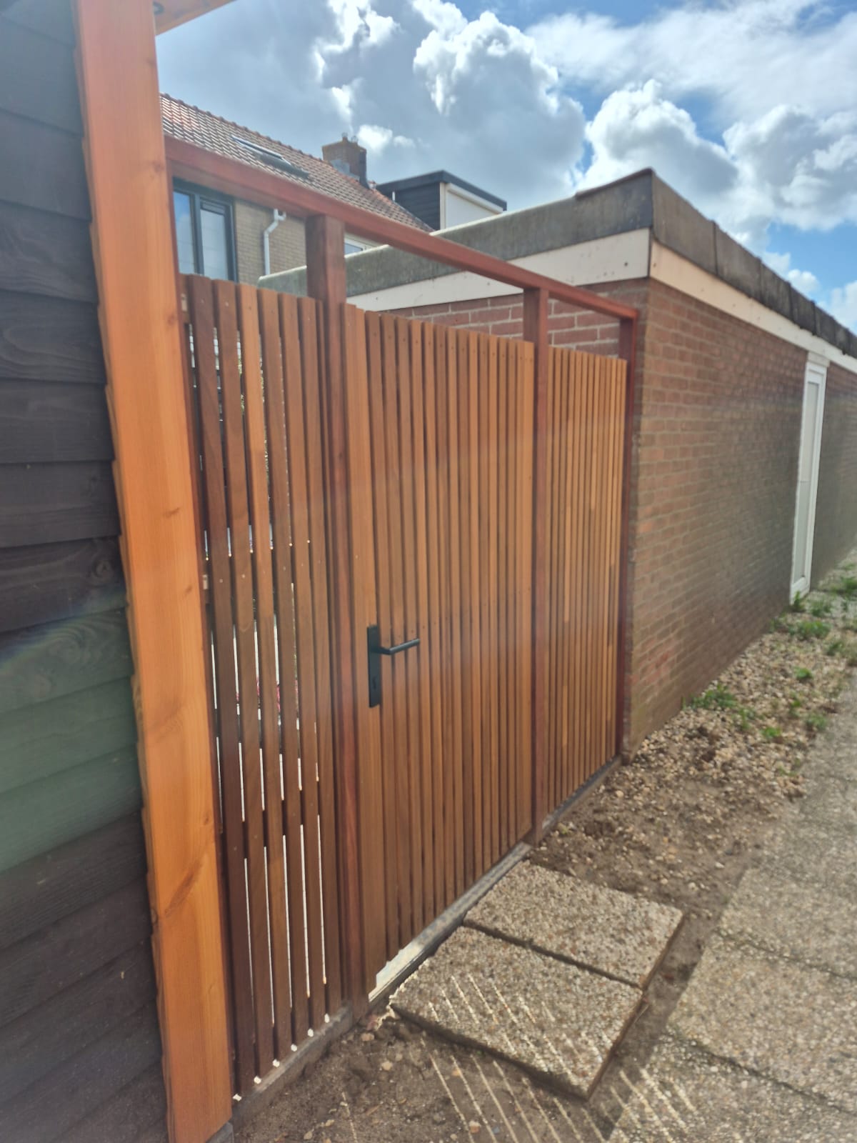 Thermowood Ayous Tuindeur | 100x180 cm | Verticaal