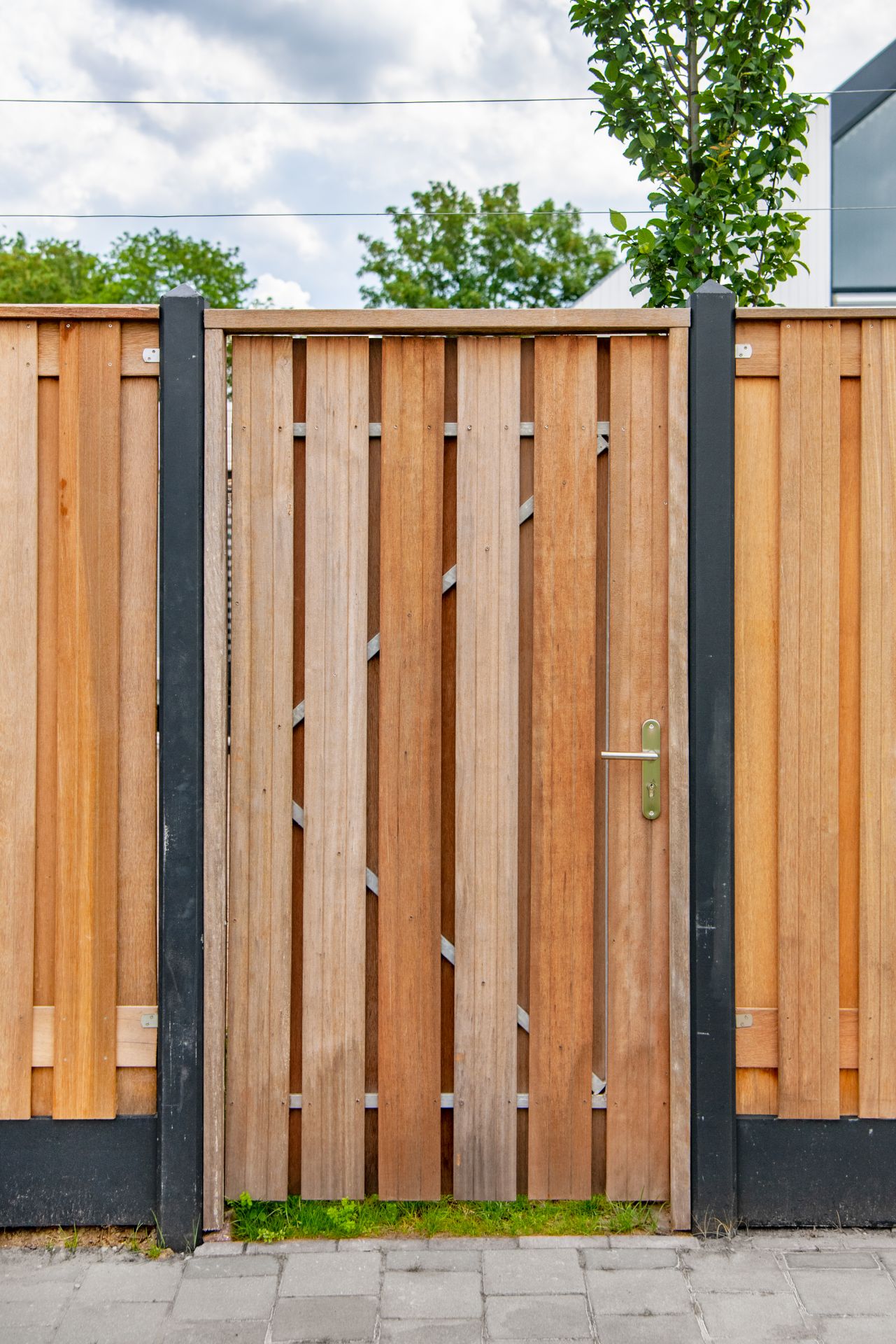 Hardhouten Tuindeur Geschaafd | Stalen frame | 90x195 cm  